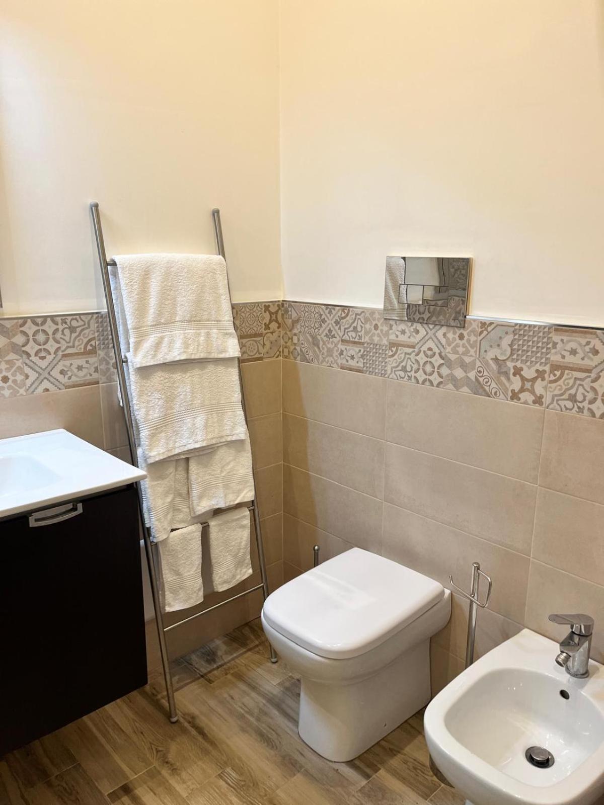 Immacolatella Guest House ปาแลร์โม ภายนอก รูปภาพ